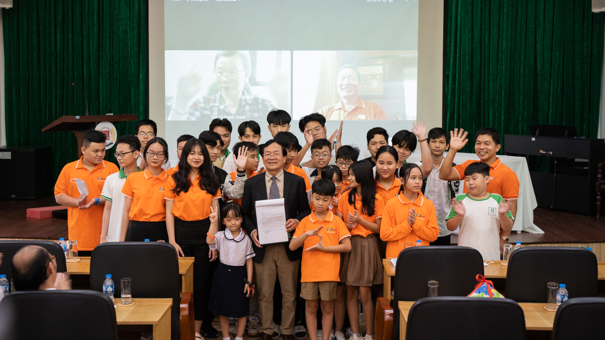 FPT cùng Đại học Phan Châu Trinh hỗ trợ chăm sóc sức khoẻ cho học sinh Trường Hy Vọng