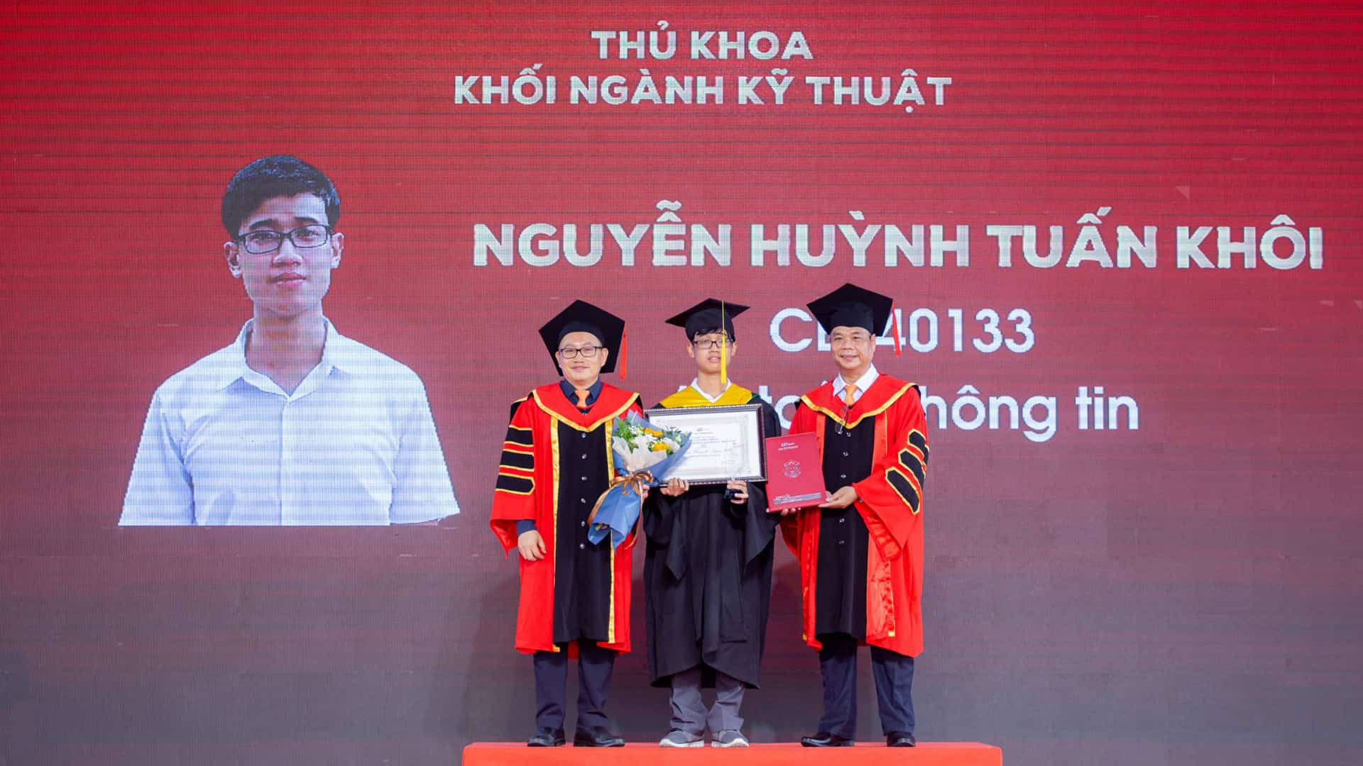 Nguyễn Huỳnh Tuấn Khôi – Thủ khoa Tốt nghiệp 2022: Việc chủ động trong mọi tình huống sẽ giúp chúng ta đến gần hơn với những thành công mà ta mong muốn