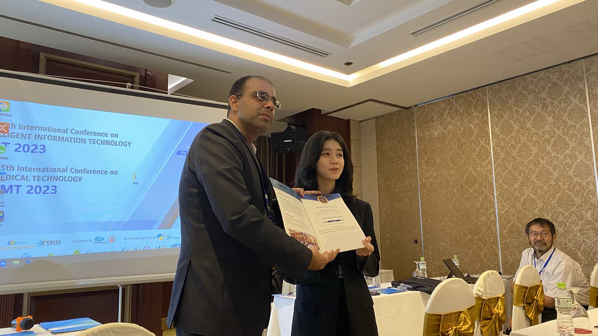 Nguyễn Quỳnh Anh – cô nữ sinh tài năng của Đại học FPT Cần Thơ nhận Giải thưởng Nữ sinh Khoa học công nghệ Việt Nam năm 2023