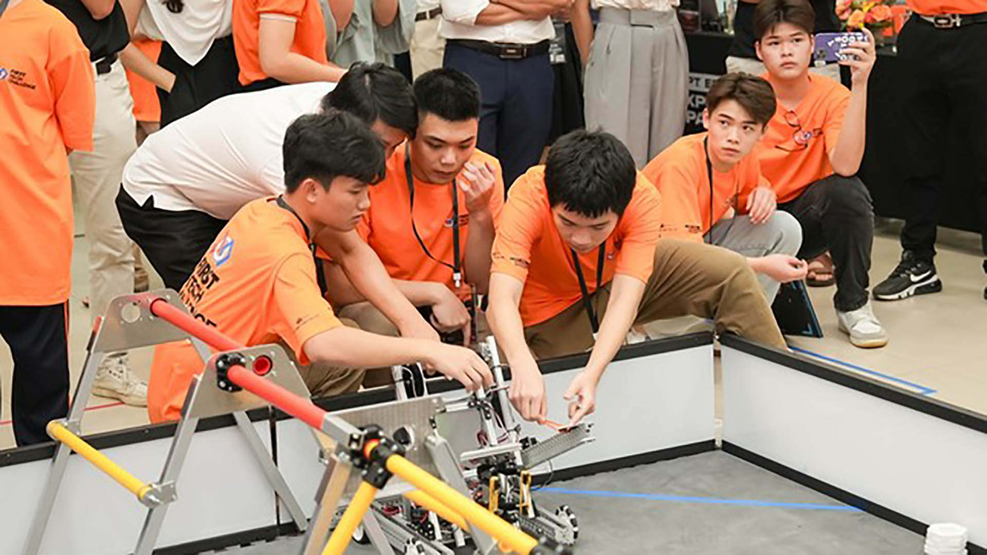 Học sinh Việt Nam có cơ hội tham gia thi đấu robot thế giới