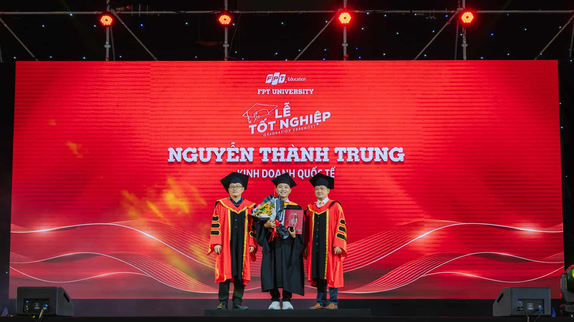 Không xuất sắc từ đầu vẫn có thể chiến thắng và chia sẻ từ Thủ khoa khối ngành Kinh tế Nguyễn Thành Trung