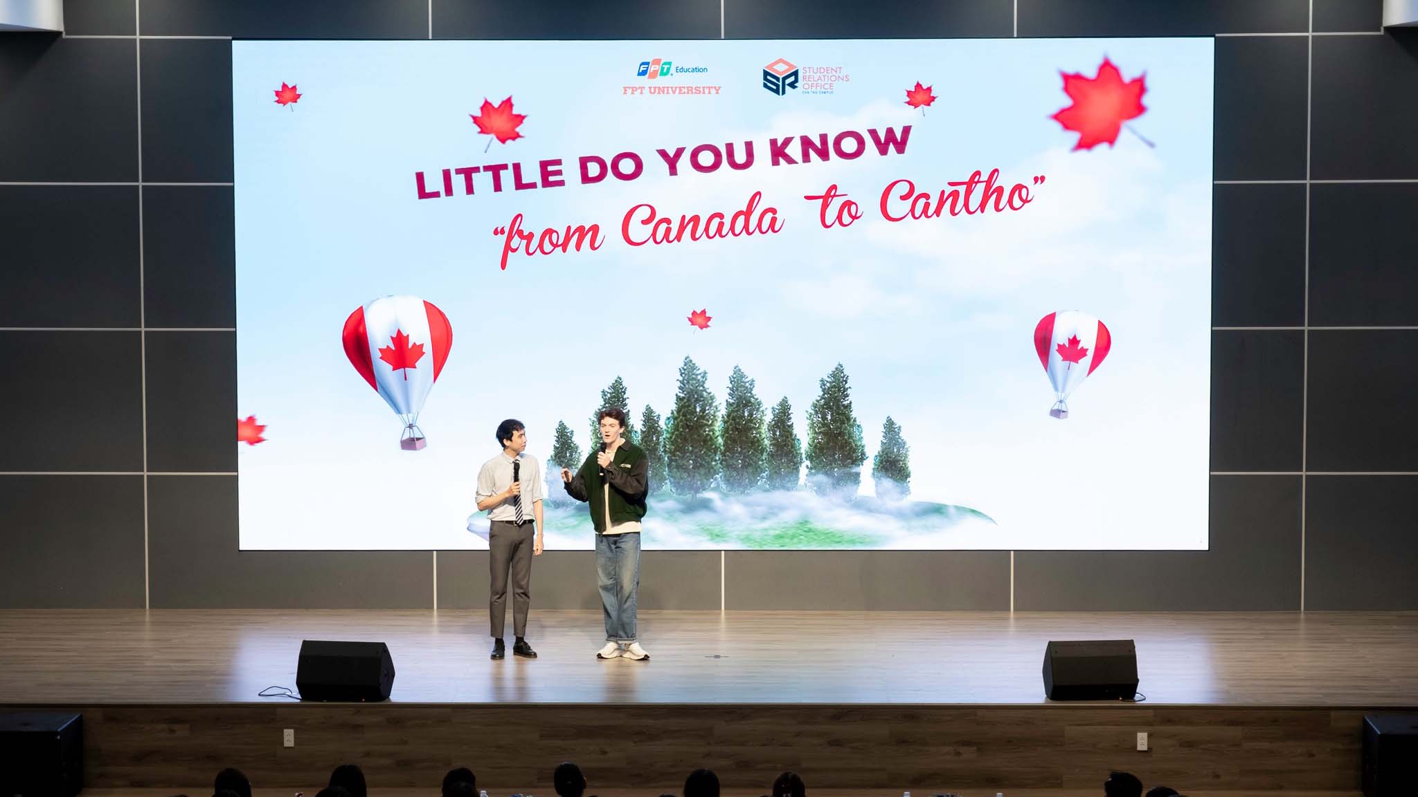 Sinh viên Đại học FPT Cần Thơ trải nghiệm văn hoá tại Talkshow Little Do You Know: From Canada to Cantho