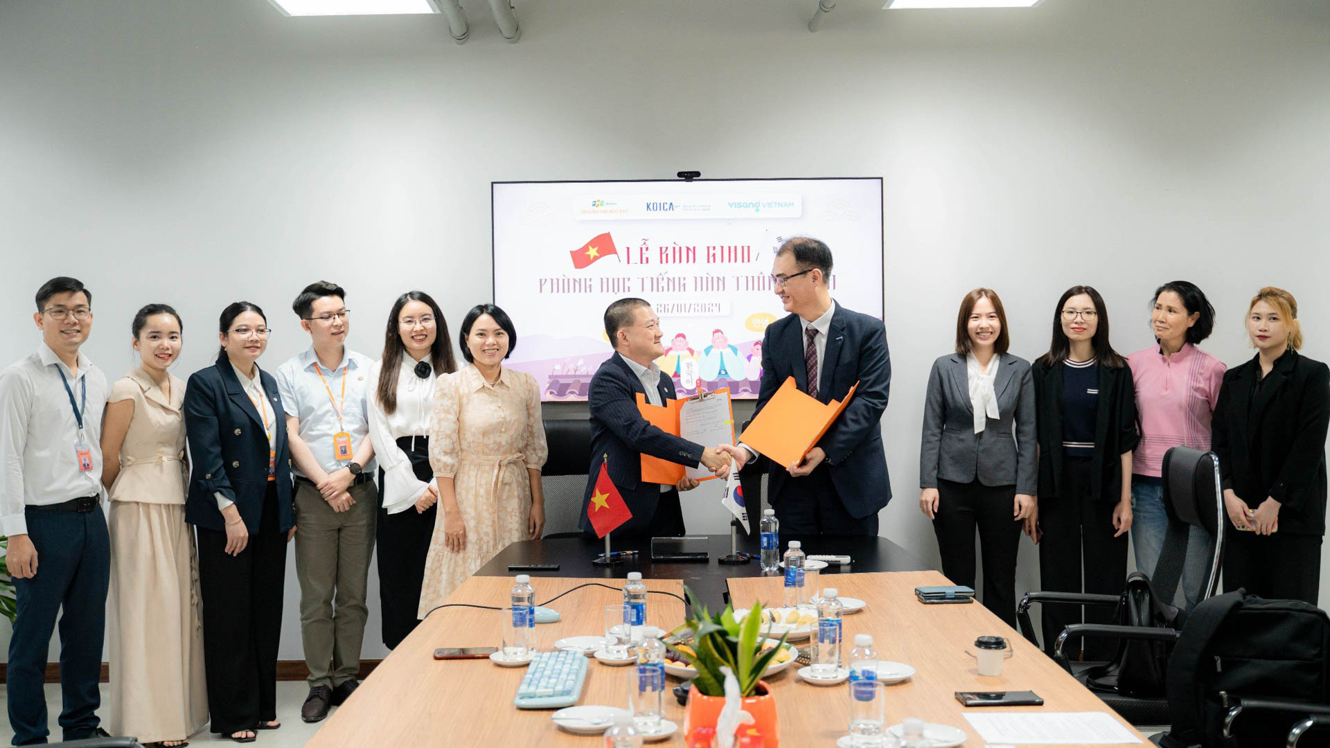 Lễ Khánh thành phòng học tiếng Hàn thông minh KlaSS dành cho sinh viên Ngôn ngữ Hàn Trường Đại học FPT Cần Thơ