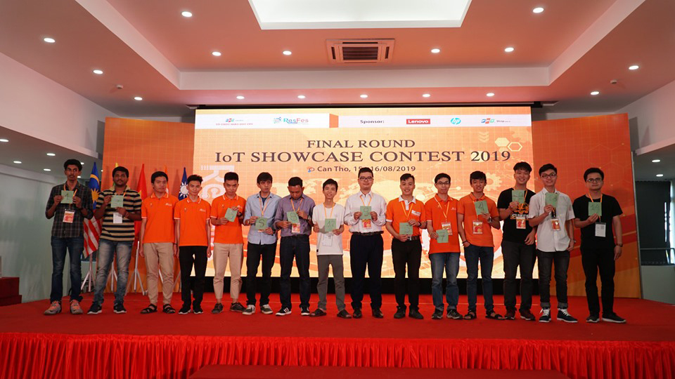 Đại học FPT chiếm spotlight tại chung kết IoT Showcase Contest