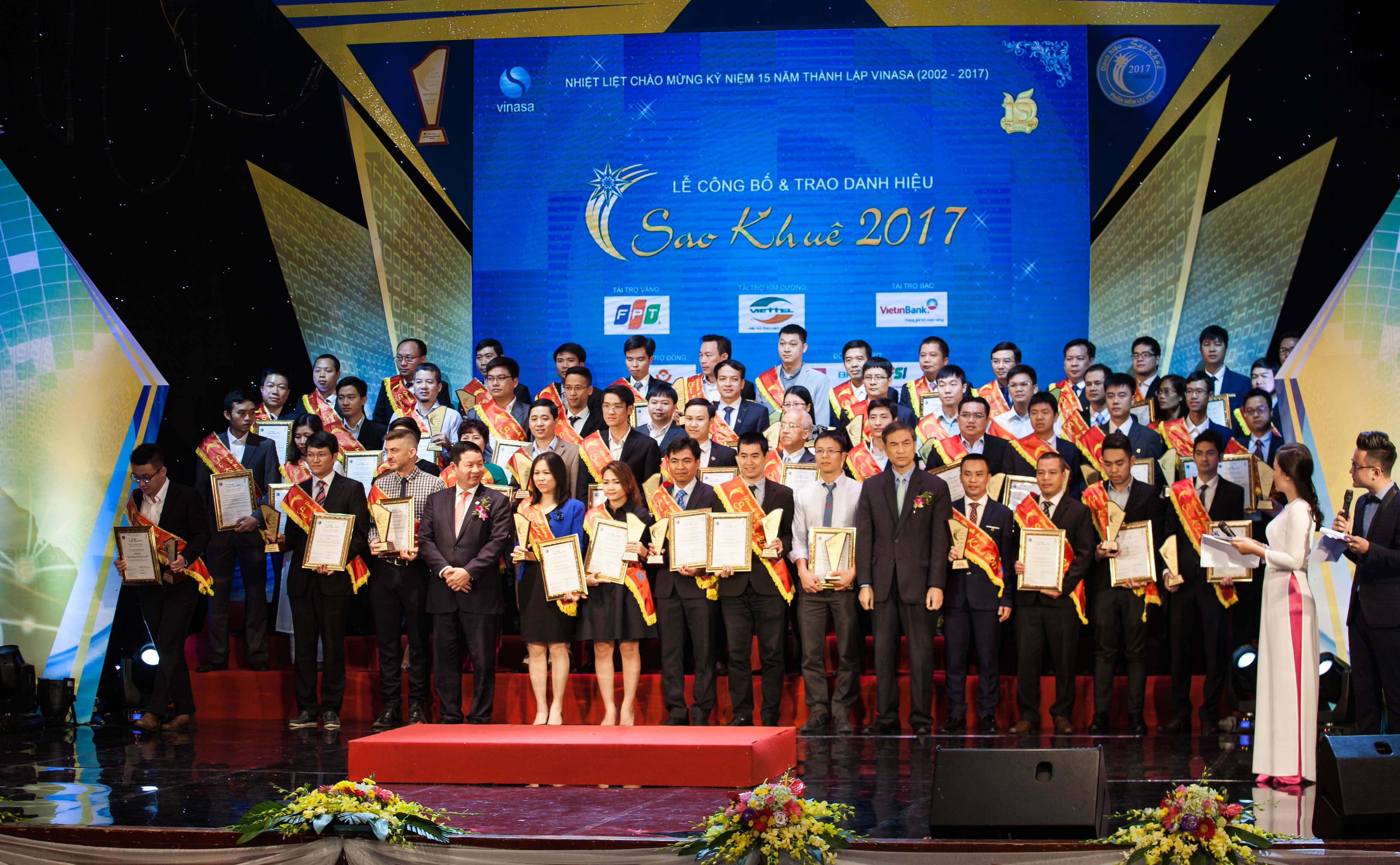 Tổ chức Giáo dục FPT nhận danh hiệu Sao Khuê 2017